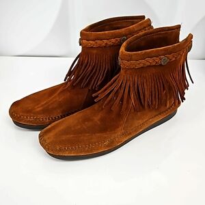 Minnetonka Moccasins Hi Top Brown Suede Braid and Fringe